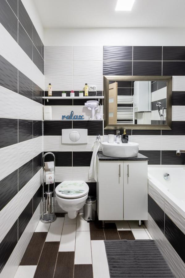 H29 Vivien Apartman Budapeste Exterior foto