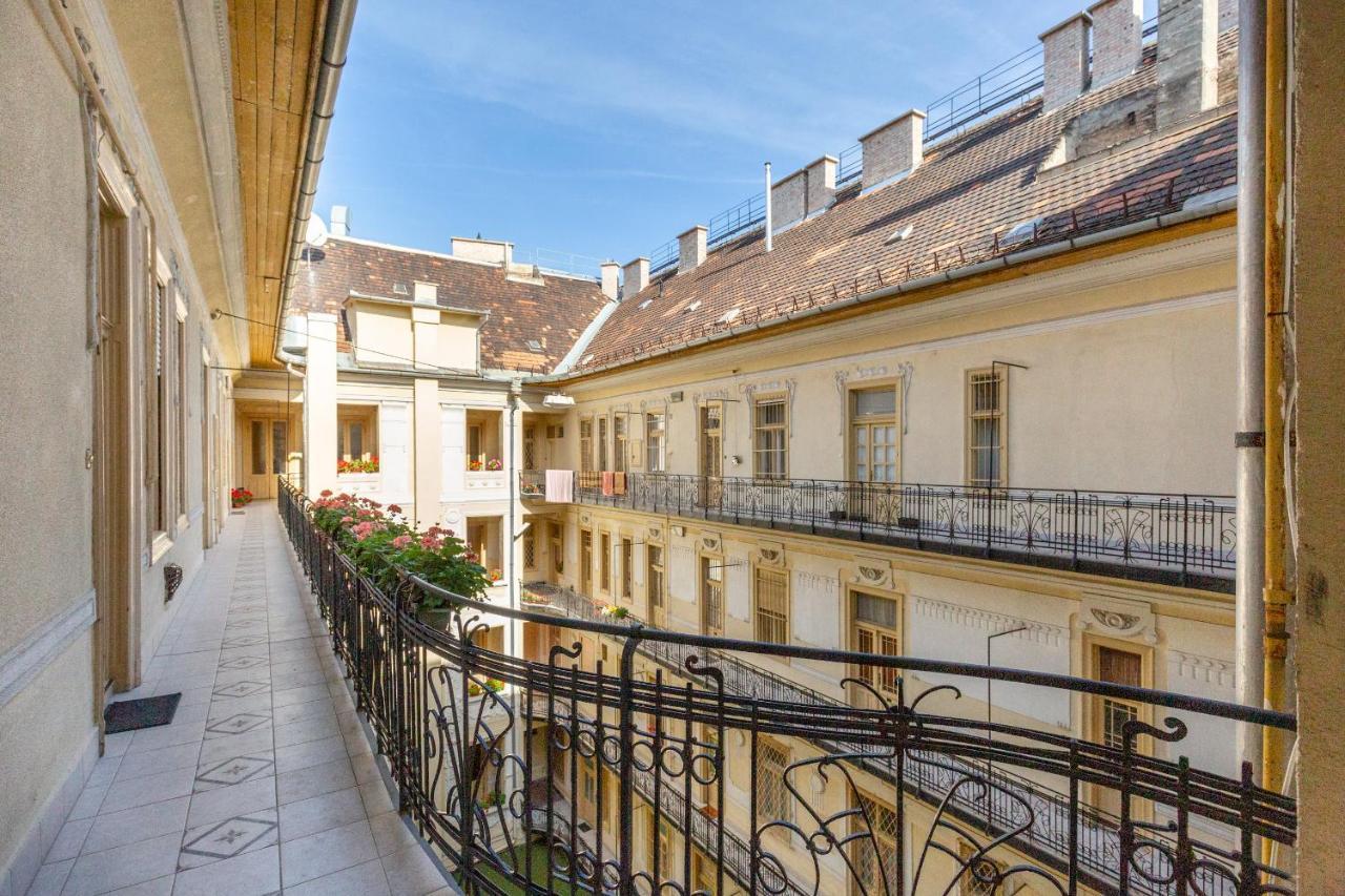 H29 Vivien Apartman Budapeste Exterior foto